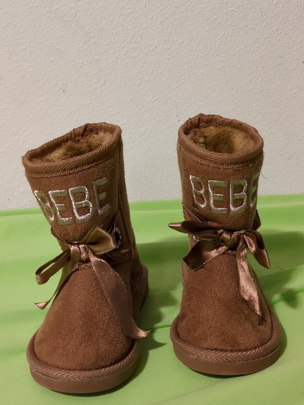 Bebe Brown Suede Girls Snow Boots with Satin Bow Size 9